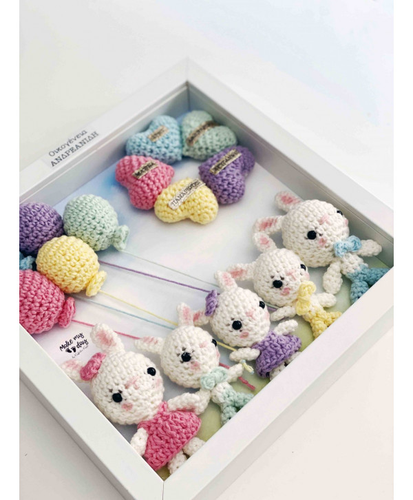 Crochet family frame πολύχρωμα λαγουδάκια/ 5 μέλη Crochet family frame πολύχρωμα λαγουδάκια/ 5 μέλη