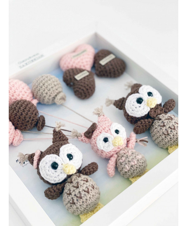 Crochet family frame καφέ-ροζ κουκουβάγιες/ 3 μέλη Crochet family frame καφέ-ροζ κουκουβάγιες/ 3 μέλη