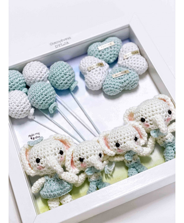 Crochet family frame μέντα ελεφαντάκια/ 4 μέλη Crochet family frame μέντα ελεφαντάκια/ 4 μέλη