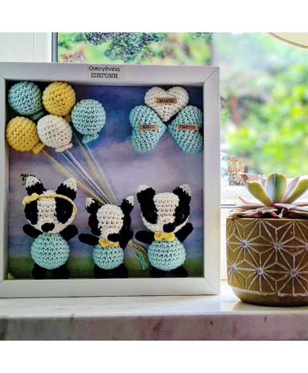 Crochet family frame μέντα-κίτρινο κουνάβια/ 3 μέλη Crochet family frame μέντα-κίτρινο κουνάβια/ 3 μέλη