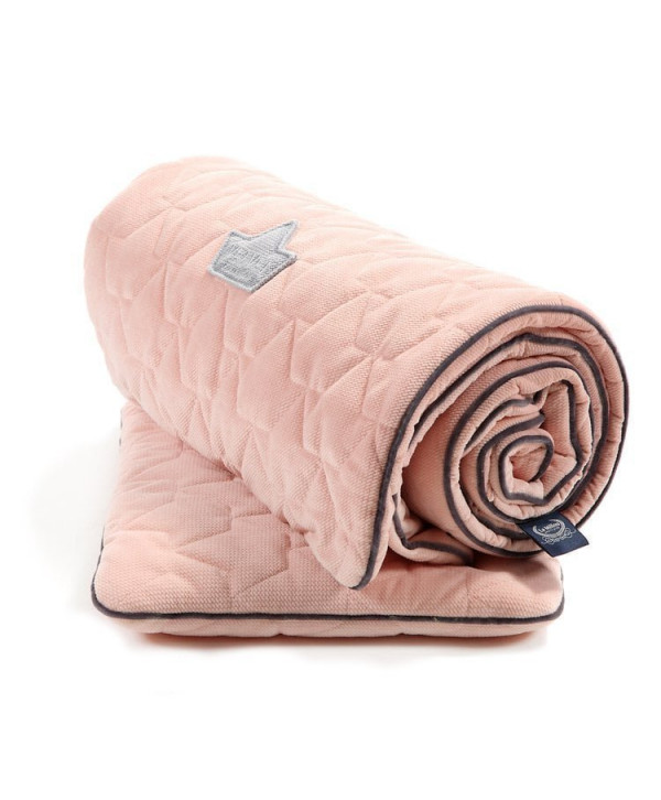 Παπλωματάκι (100×80) με μαξιλαράκι – Powder pink Παπλωματάκι (100×80) με μαξιλαράκι – Powder pink